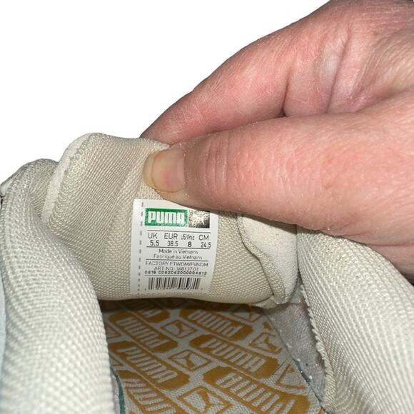 PUMA Suede Hyper Embroidered Women’s sneaker, size 8, color whisper white/orchid - Picture 5 of 11